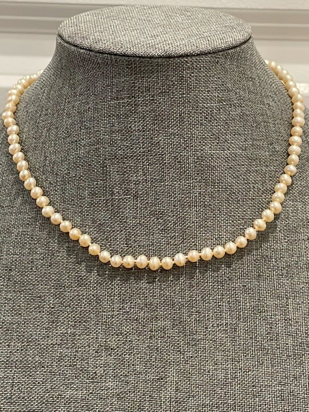 White Cultured Pearl Necklace with 925 Silver Clasp